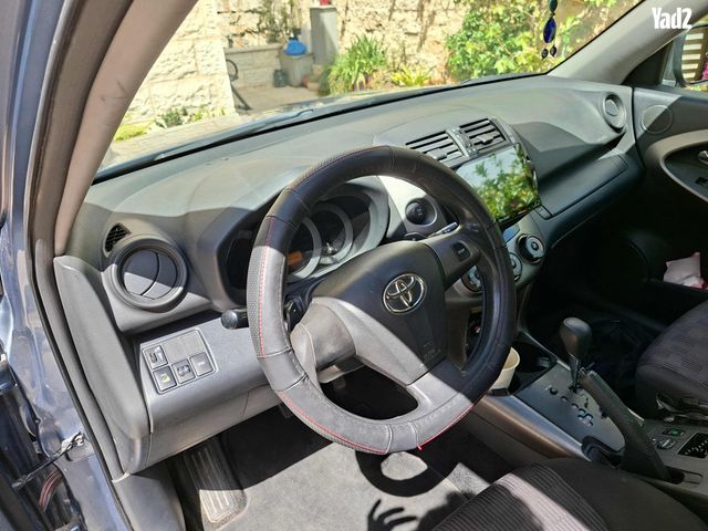 מודעת רכב טויוטה RAV4