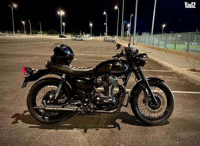 מודעת רכב קאוואסאקי W800