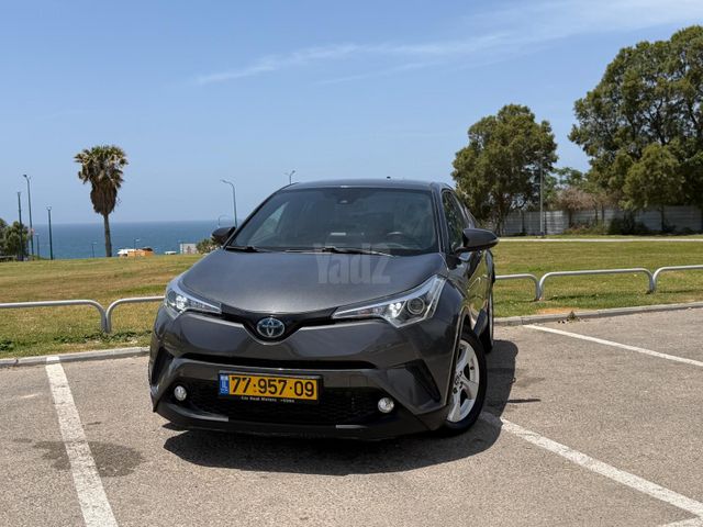 מודעת רכב טויוטה C-HR 2