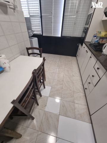 שדרת התמרים 4