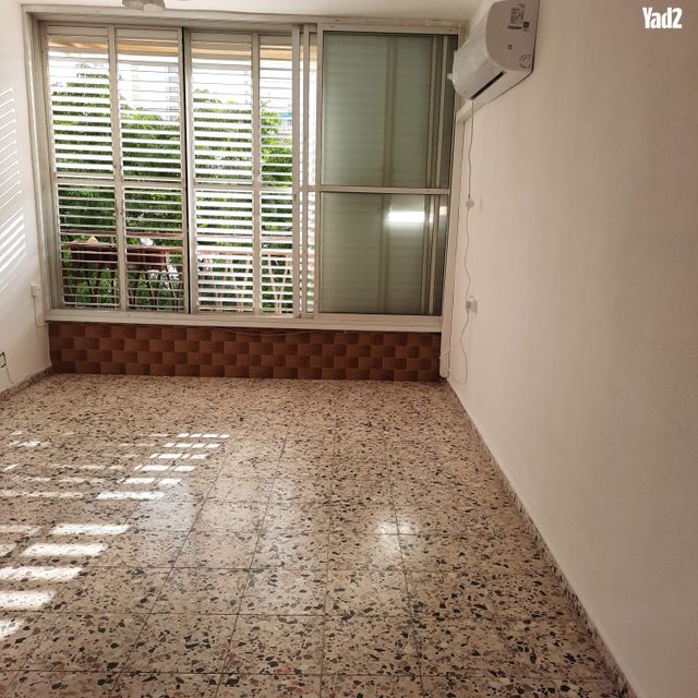 זמנהוף 15