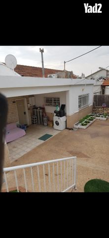 חייא ובניו 14