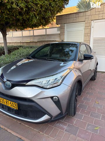 מודעת רכב טויוטה C-HR