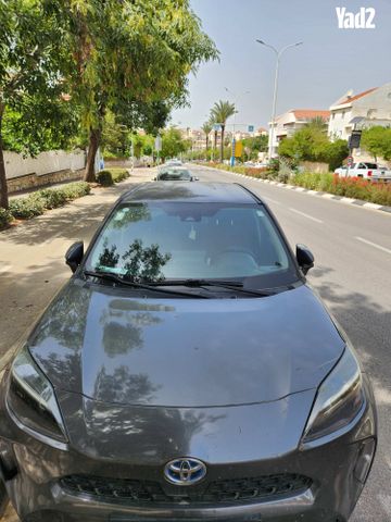 מודעת רכב טויוטה יאריס קרוס