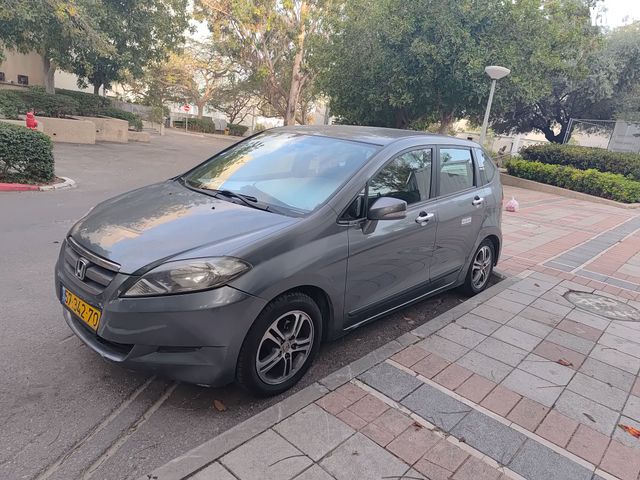 מודעת רכב הונדה FR-V