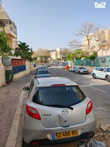 מודעת רכב מאזדה 2