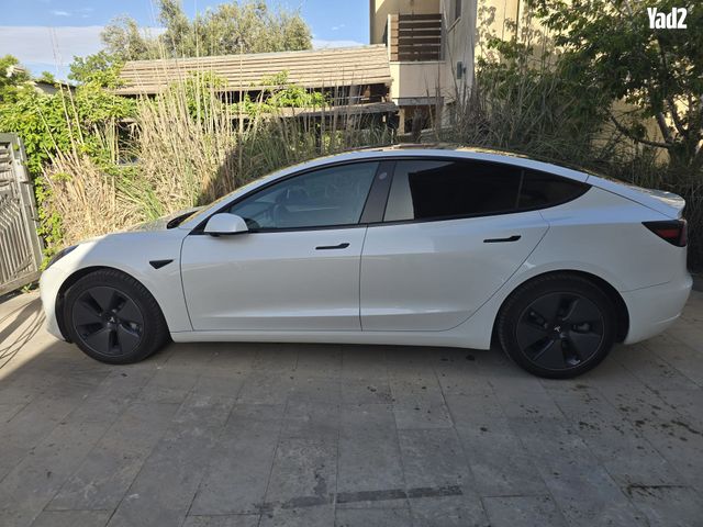 מודעת רכב טסלה מודל 3