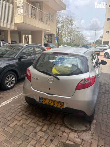 מודעת רכב מאזדה 2