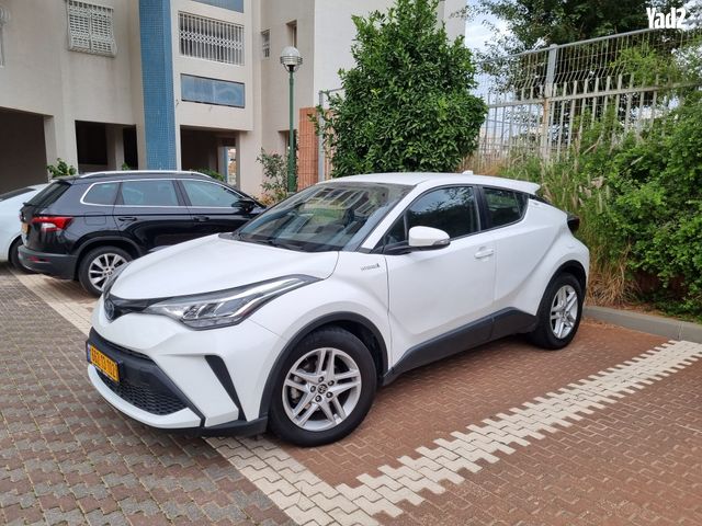 מודעת רכב טויוטה C-HR