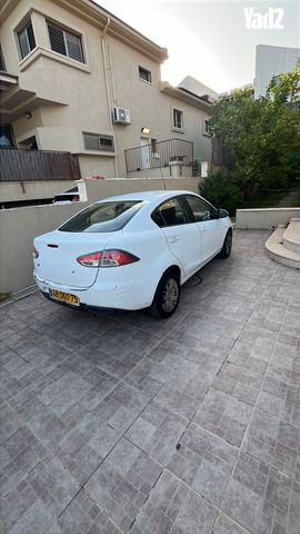 מודעת רכב מאזדה 2