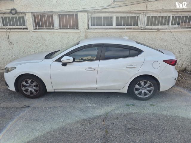 מודעת רכב מאזדה 3