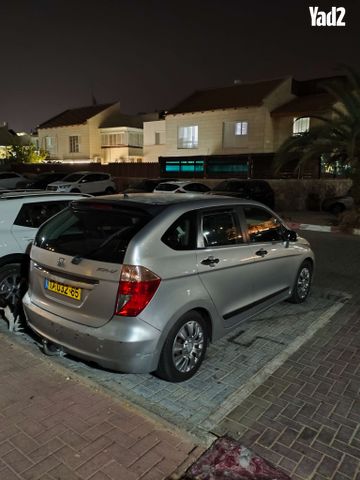 מודעת רכב הונדה FR-V