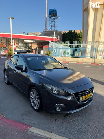 מודעת רכב מאזדה 3