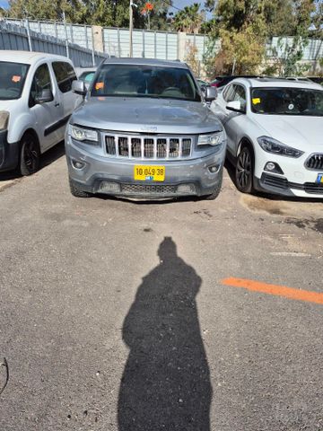מודעת רכב ג'יפ גרנד צ'ירוקי