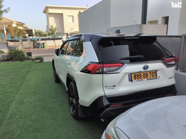 מודעת רכב טויוטה RAV4