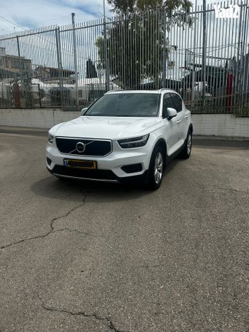 מודעת רכב וולוו XC40