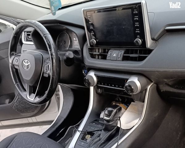 מודעת רכב טויוטה RAV4