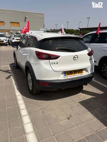 מודעת רכב מאזדה CX-3