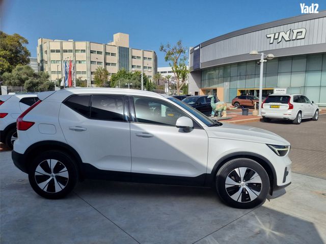 מודעת רכב וולוו XC40 2