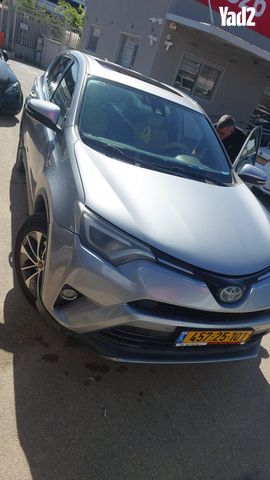 מודעת רכב טויוטה RAV4