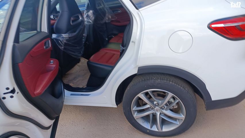 מודעת רכב אם ג'י EHS PHEV
