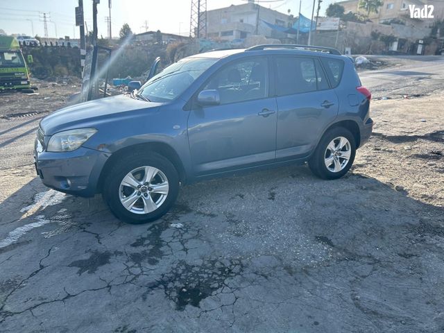 מודעת רכב טויוטה RAV4