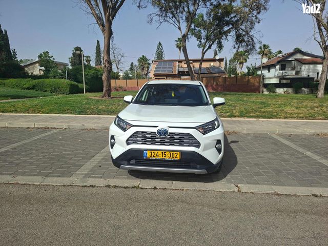 מודעת רכב טויוטה RAV4
