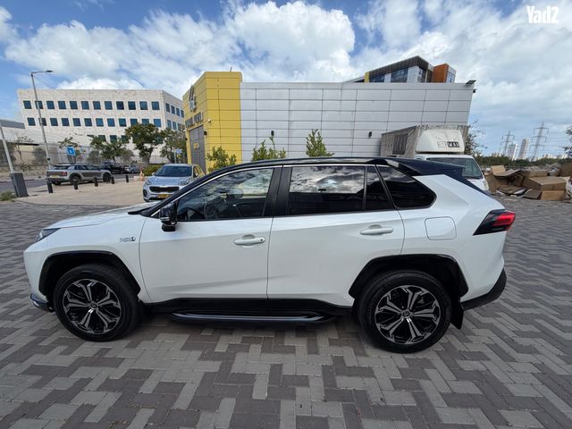 מודעת רכב טויוטה RAV4 3