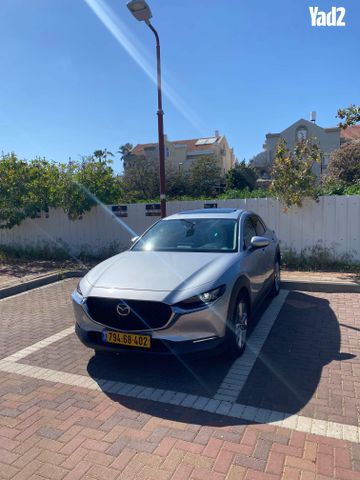 מודעת רכב מאזדה CX-30