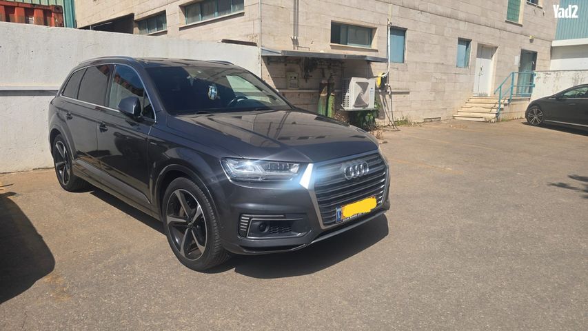מודעת רכב אאודי Q7