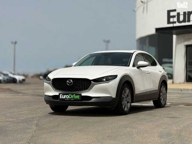 מודעת רכב מאזדה CX-30