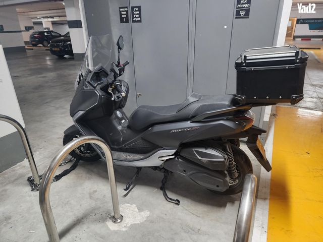 מודעת רכב סאן יאנג ADX400