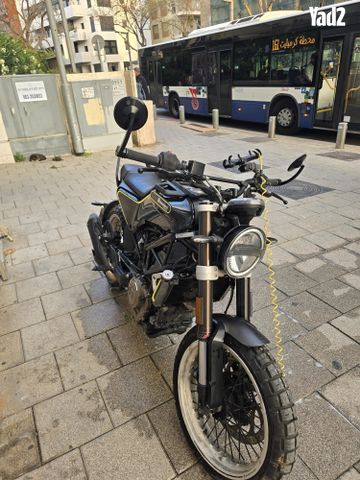 מודעת רכב הוסקוורנה SVARTPILEN 401