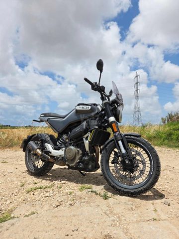 מודעת רכב הוסקוורנה SVARTPILEN 401