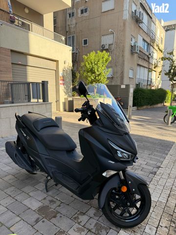 מודעת רכב סאן יאנג ג'וי-מקס Z-250