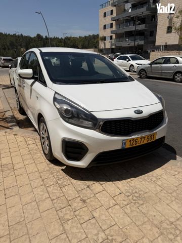 מודעת רכב קיה קארנס