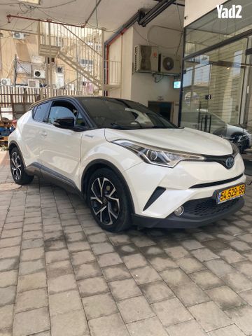 מודעת רכב טויוטה C-HR