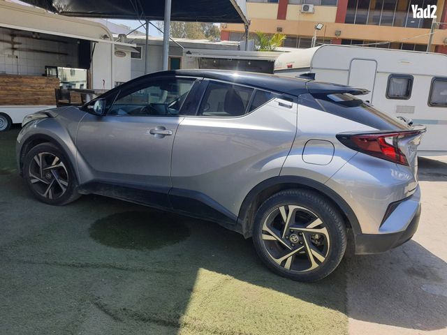 מודעת רכב טויוטה C-HR