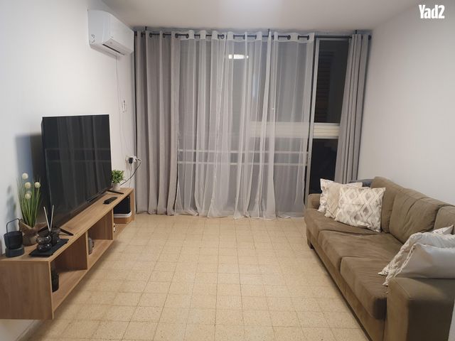 לכיש 8