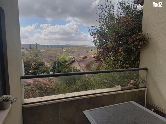 אבני חן 21