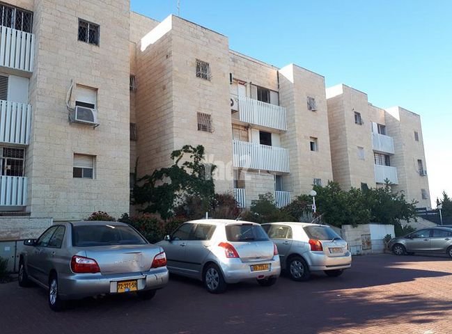 יצחק טוניק 17