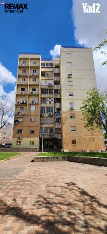 אלכסנדרוני 15
