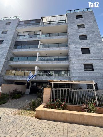 רפאל איתן 14