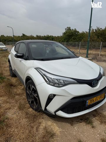 מודעת רכב טויוטה C-HR