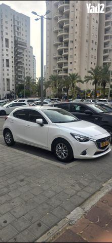 מודעת רכב מאזדה 2