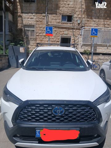 מודעת רכב טויוטה קורולה קרוס