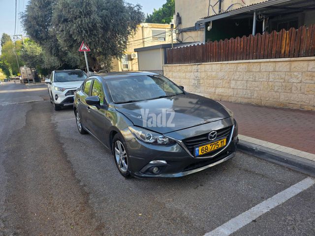 מודעת רכב מאזדה 3