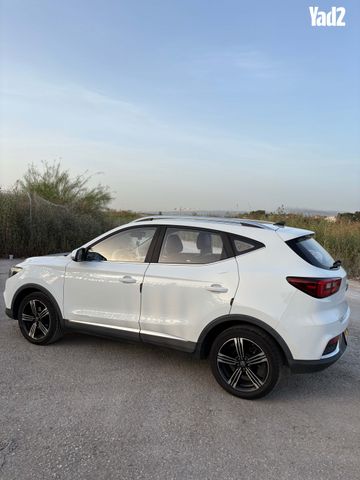מודעת רכב אם ג'י ZS