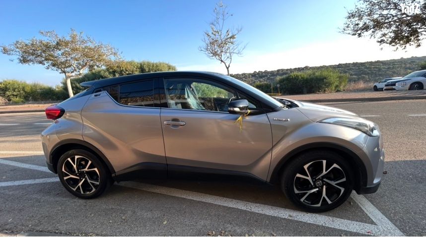 מודעת רכב טויוטה C-HR