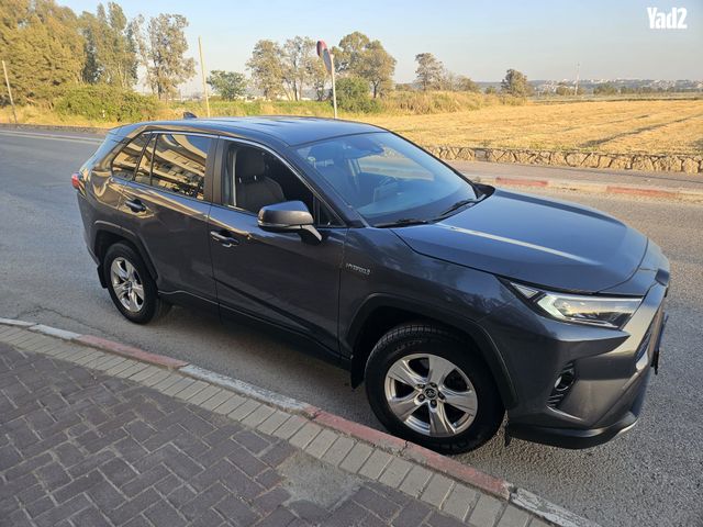 מודעת רכב טויוטה RAV4